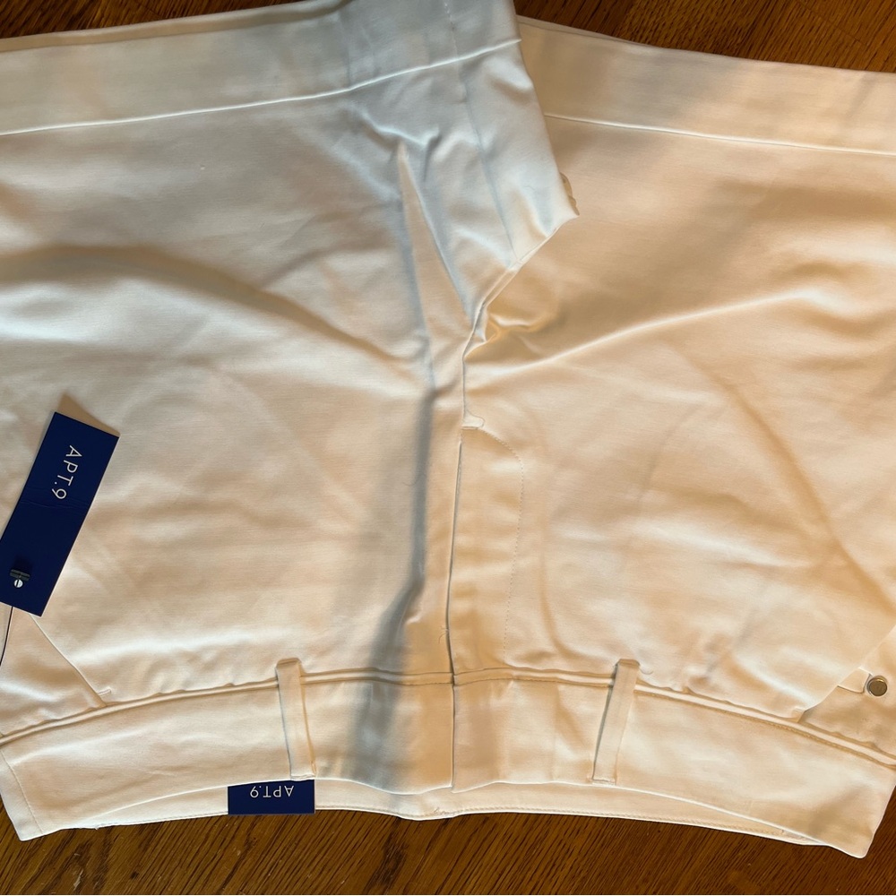 Apt. 9 White Bermuda Shorts Casual Style